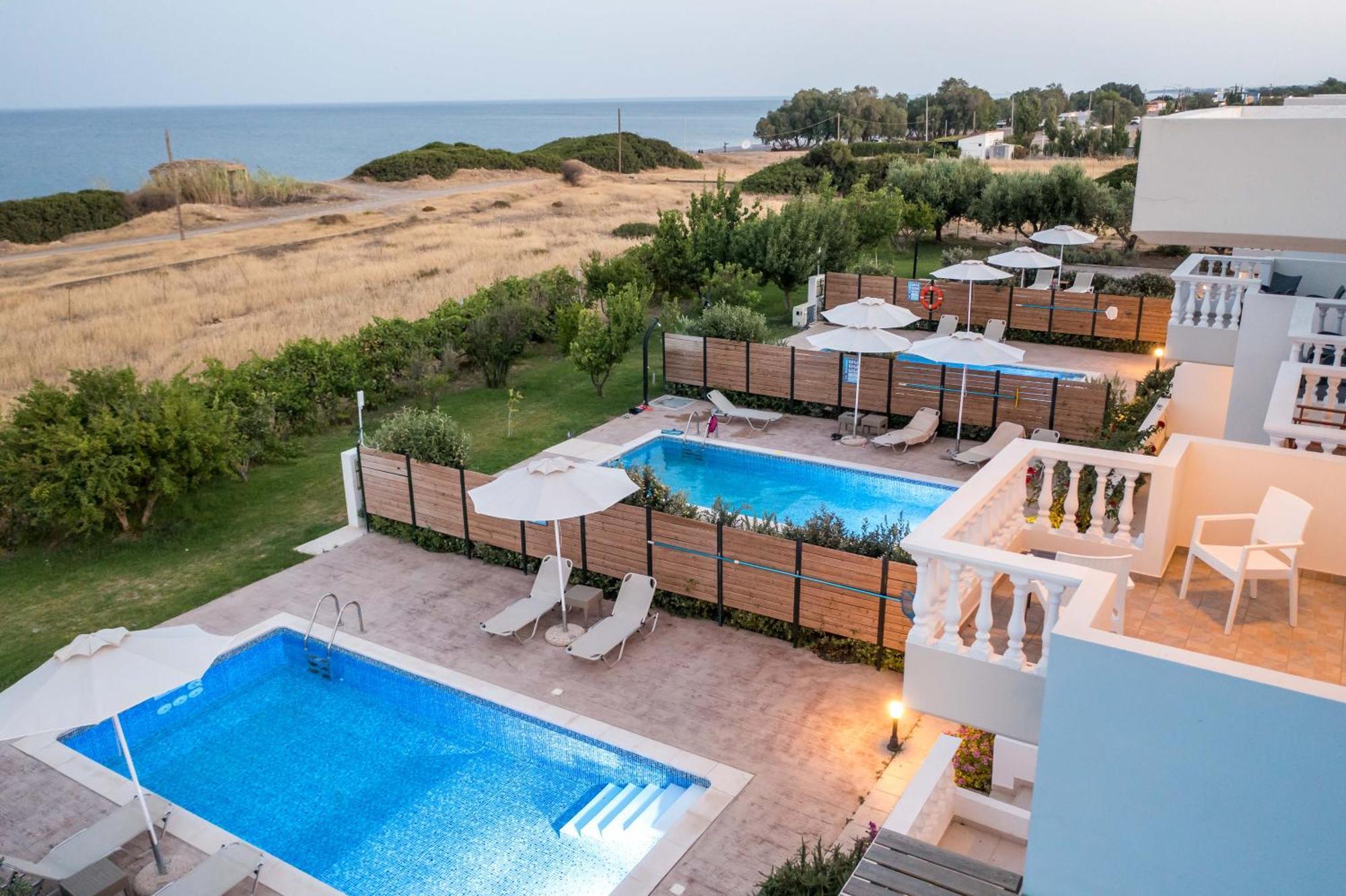 Rita Mare Seafront Villas Heated Pools 겐나디 외부 사진